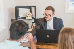 Navigating Lake Oswego, OR Real Estate: Your Guide to Finding the Right Real Estate Broker Navigating Lake Oswego, OR Real Estate: Your Guide to Finding the Right Real Estate Broker